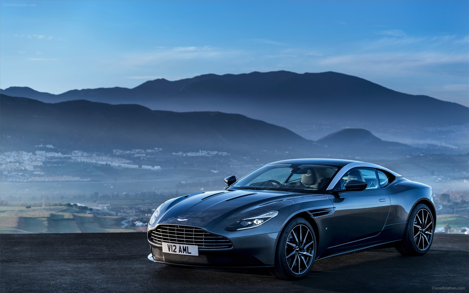Aston Martin DB11 2017